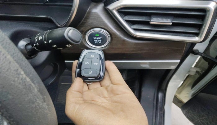 2022 Tata Harrier XTA 2.0L KRYOTEC PLUS, Diesel, Automatic, 30,148 km, interior