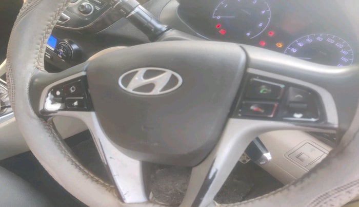 2012 Hyundai Verna FLUIDIC 1.6 CRDI SX, Diesel, Manual, 82,528 km, interior