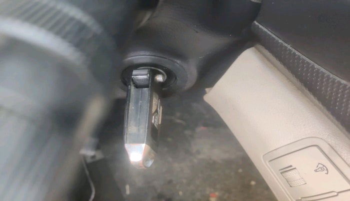 2012 Hyundai Verna FLUIDIC 1.6 CRDI SX, Diesel, Manual, 82,528 km, interior