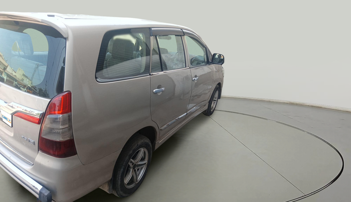 2014 Toyota Innova 2.5 GX 7 STR, Diesel, Manual, 2,59,603 km, exterior