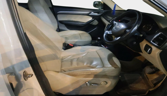 2016 Audi Q3 35 TDI Quattro, Diesel, Automatic, 1,20,577 km, interior