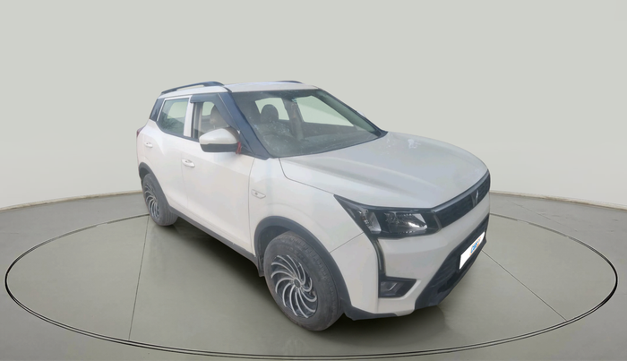 2023 Mahindra XUV300 W4 1.2 PETROL, Petrol, Manual, 21,064 km, exterior