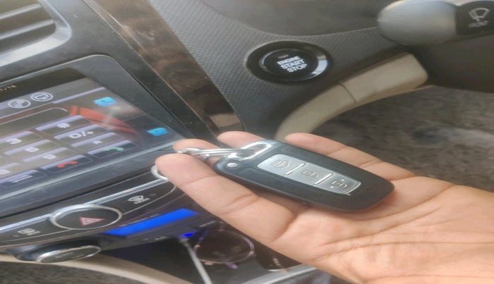 2014 Hyundai Verna FLUIDIC 1.6 CRDI SX OPT, Diesel, Manual, 1,29,757 km, interior