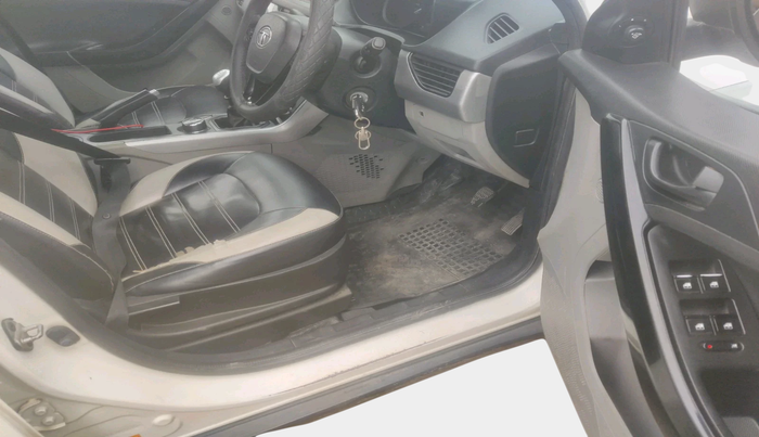 2017 Tata NEXON XM PETROL, Petrol, Manual, 82,368 km, interior