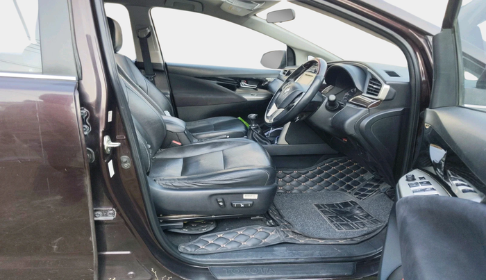 2018 Toyota Innova Crysta 2.4 ZX 7 STR, Diesel, Manual, 1,53,034 km, interior