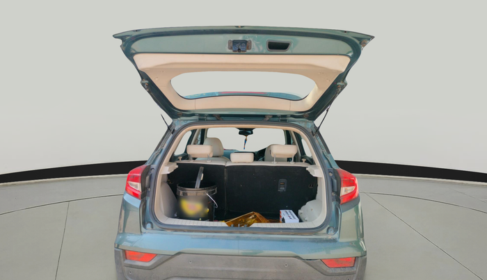 2020 Mahindra XUV300 W8 (O) 1.5 DIESEL, Diesel, Manual, 1,57,158 km, exterior