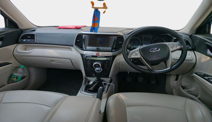 2020 Mahindra XUV300 W8 (O) 1.5 DIESEL, Diesel, Manual, 1,57,158 km, interior