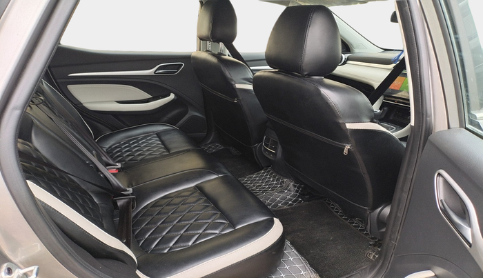 2023 MG ASTOR SUPER 1.5 MT, Petrol, Manual, 14,800 km, interior