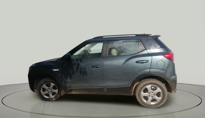 2020 Mahindra XUV300 W6 1.5 DIESEL AMT, Diesel, Automatic, 1,33,003 km, exterior