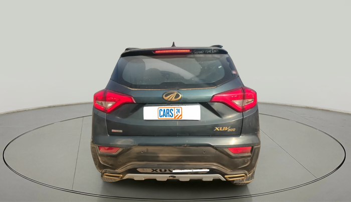 2020 Mahindra XUV300 W6 1.5 DIESEL AMT, Diesel, Automatic, 1,33,003 km, exterior