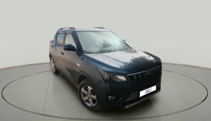 2020 Mahindra XUV300 W6 1.5 DIESEL AMT, Diesel, Automatic, 1,33,003 km, exterior