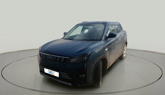2020 Mahindra XUV300 W6 1.5 DIESEL AMT, Diesel, Automatic, 1,33,003 km, exterior