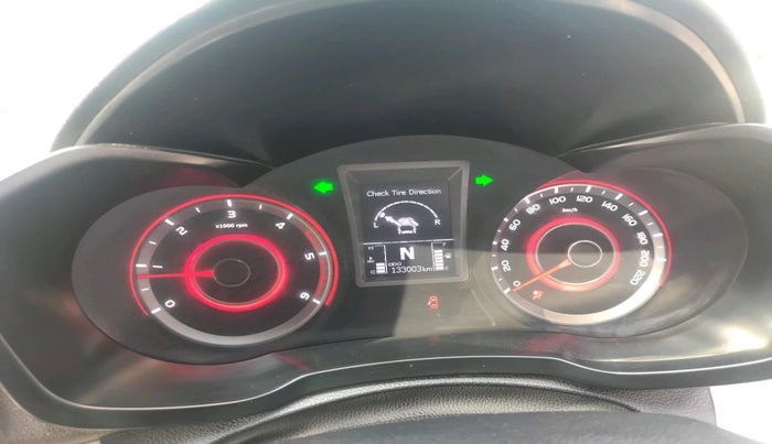 2020 Mahindra XUV300 W6 1.5 DIESEL AMT, Diesel, Automatic, 1,33,003 km, interior