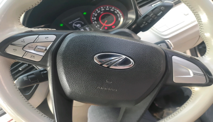 2020 Mahindra XUV300 W6 1.5 DIESEL AMT, Diesel, Automatic, 1,33,003 km, interior