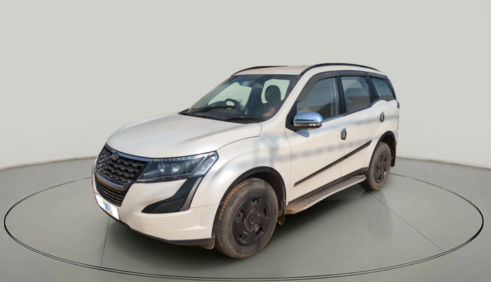 2019 Mahindra XUV500 W7, Diesel, Manual, 1,08,716 km, exterior
