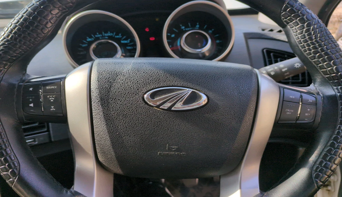 2019 Mahindra XUV500 W7, Diesel, Manual, 1,08,716 km, interior