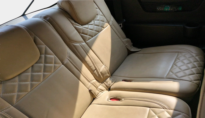 2019 Mahindra XUV500 W7, Diesel, Manual, 1,08,716 km, interior