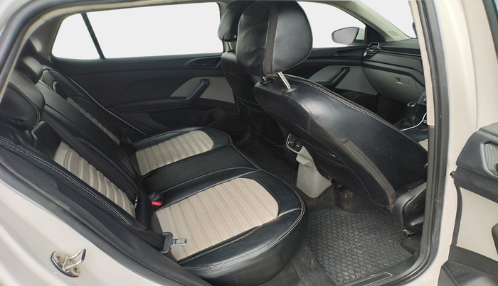 2021 Skoda KUSHAQ ACTIVE 1.0L TSI MT, Petrol, Manual, 51,117 km, interior