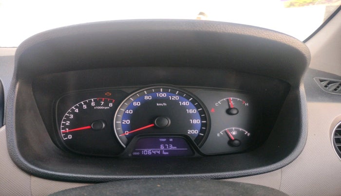 2015 Hyundai Xcent S 1.2, Petrol, Manual, 1,06,441 km, interior