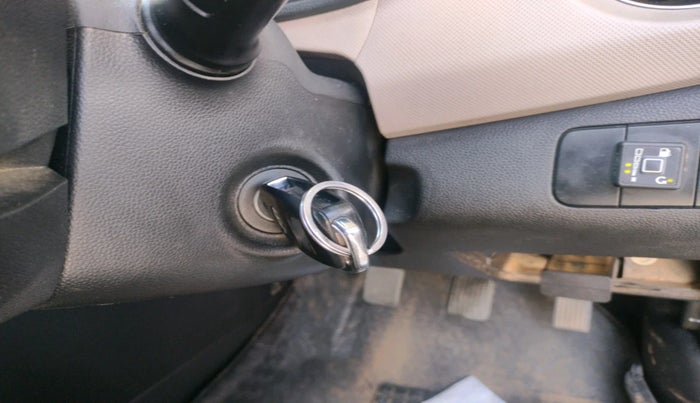 2015 Hyundai Xcent S 1.2, Petrol, Manual, 1,06,441 km, interior