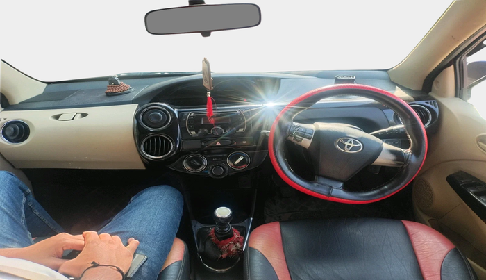 2017 Toyota Etios Liva VXD DUAL TONE, Diesel, Manual, 1,33,682 km, interior