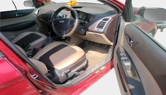 2011 Hyundai i20 MAGNA 1.2, Petrol, Manual, 1,11,256 km, interior