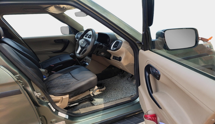 2023 Mahindra BOLERO NEO N 8, Diesel, Manual, 68,259 km, interior