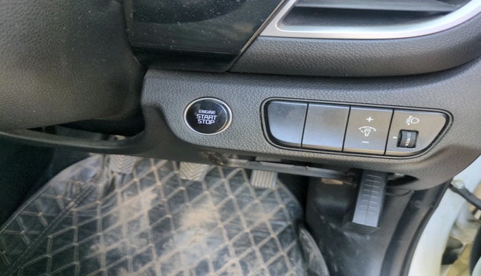 2021 KIA SELTOS HTK PLUS 1.5 DIESEL, Diesel, Manual, 1,46,906 km, interior