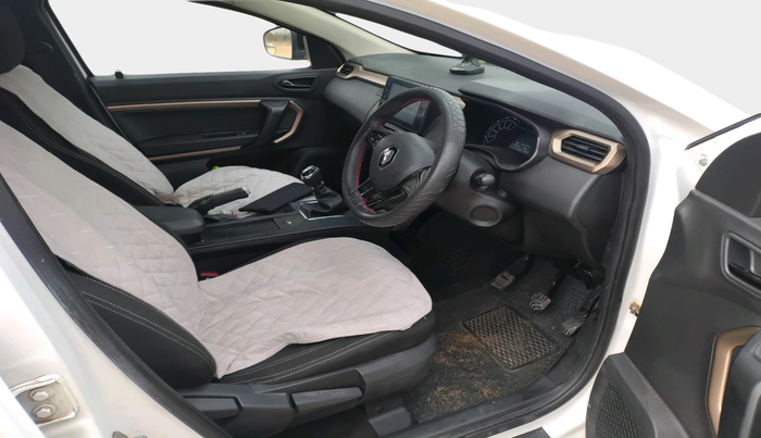 2022 Renault Kiger RXT (O) MT, Petrol, Manual, 44,121 km, interior