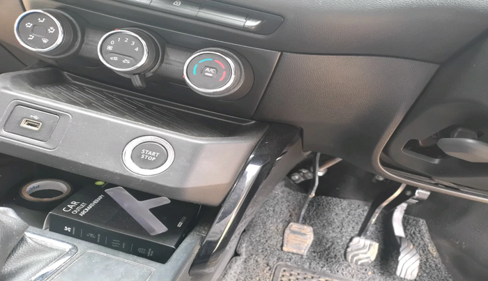 2022 Renault Kiger RXT (O) MT, Petrol, Manual, 44,121 km, interior