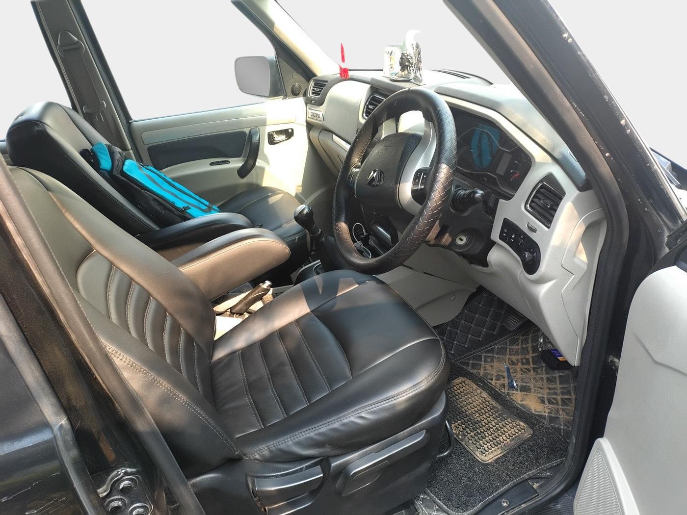 2020 Mahindra Scorpio S11 2WD, Diesel, Manual, 80,496 km, interior