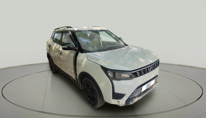 2020 Mahindra XUV300 W6 1.2 PETROL, Petrol, Manual, 89,670 km, exterior