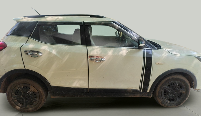 2020 Mahindra XUV300 W6 1.2 PETROL, Petrol, Manual, 89,670 km, exterior