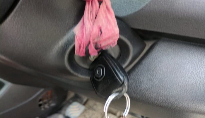 2017 Renault Kwid RXT 1.0 (O), Petrol, Manual, 71,664 km, interior