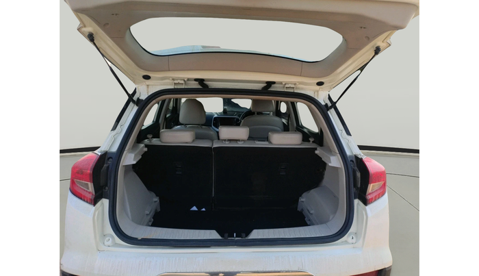 2019 Mahindra XUV300 W8 (O) 1.5 DIESEL, Diesel, Manual, 1,13,278 km, exterior