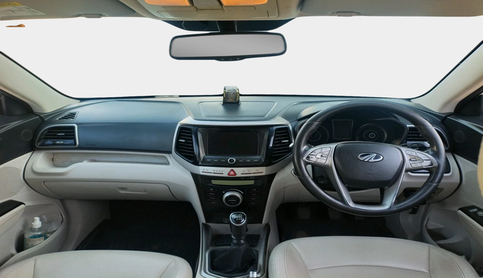 2019 Mahindra XUV300 W8 (O) 1.5 DIESEL, Diesel, Manual, 1,13,278 km, interior