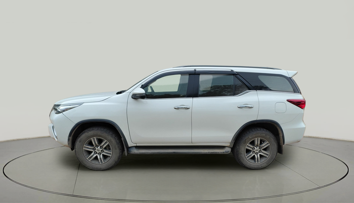 2018 Toyota Fortuner 2.8 4X2 MT, Diesel, Manual, 1,18,861 km, exterior