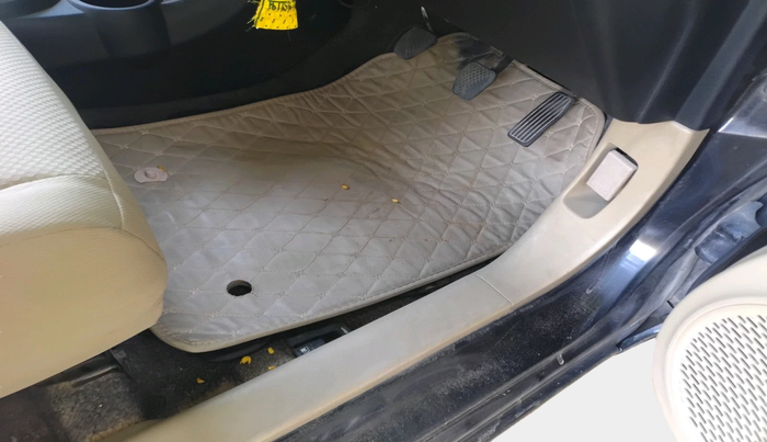 2013 Honda Brio E MT, Petrol, Manual, 1,47,260 km, interior