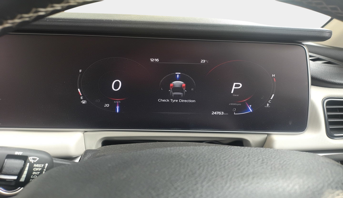 2024 Mahindra XUV700 AX 5 D AT 7 STR, Diesel, Automatic, 24,763 km, interior