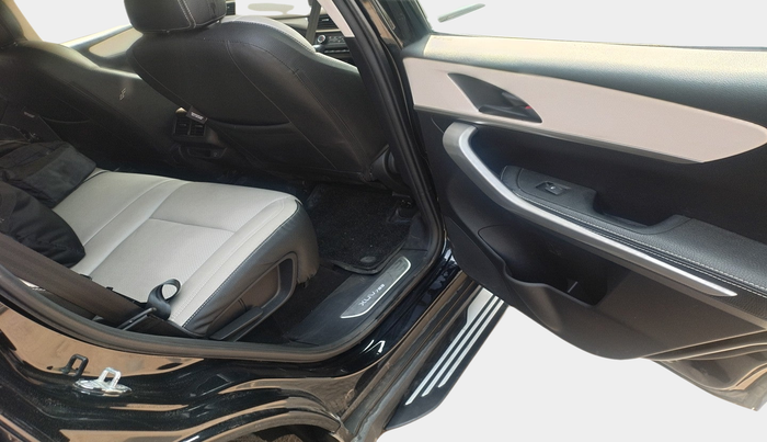 2024 Mahindra XUV700 AX 5 D AT 7 STR, Diesel, Automatic, 24,763 km, interior