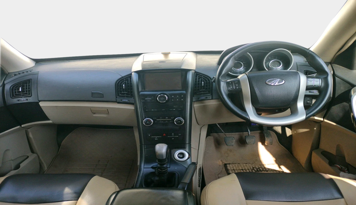2017 Mahindra XUV500 W9 1.99, Diesel, Manual, 1,10,676 km, interior