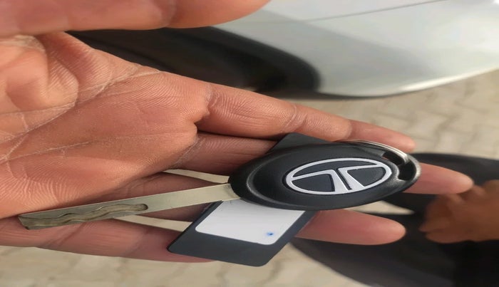 2025 Tata PUNCH PURE MT CNG, Petrol, Manual, 2,261 km, interior