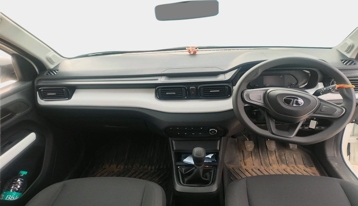 2025 Tata PUNCH PURE MT CNG, Petrol, Manual, 2,261 km, interior