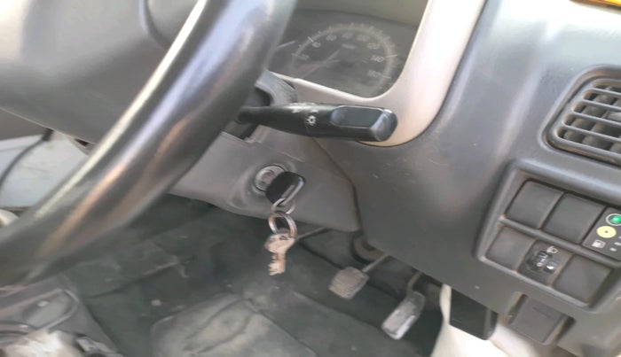 2011 Maruti Eeco 5 STR WITH A/C+HTR CNG, Petrol, Manual, 56,243 km, interior