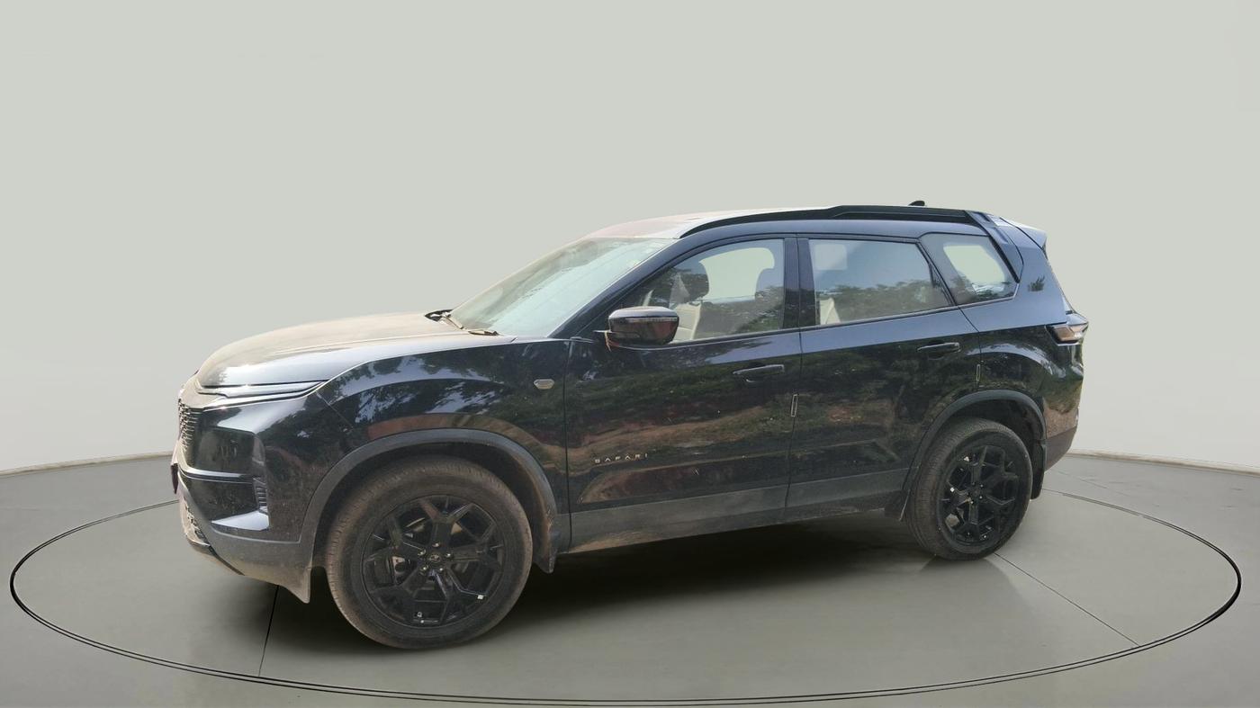 2025 Tata Safari ADVENTURE PLUS DARK EDITION AT, Diesel, Automatic, 4,500 km, exterior
