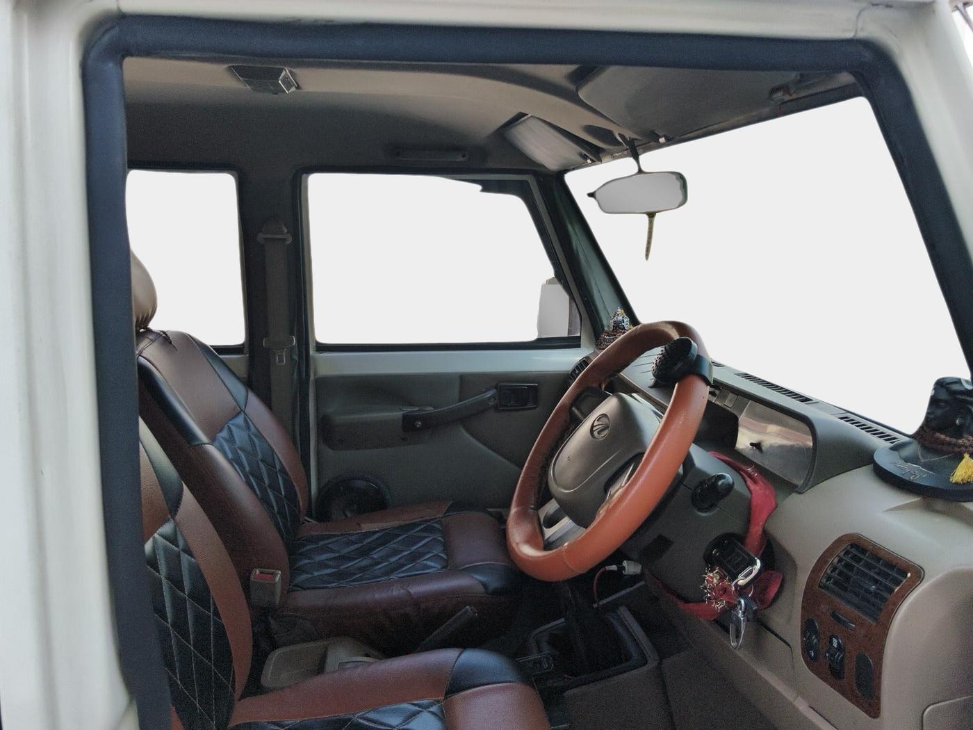 2015 Mahindra Bolero ZLX BS IV, Diesel, Manual, 1,31,908 km, interior