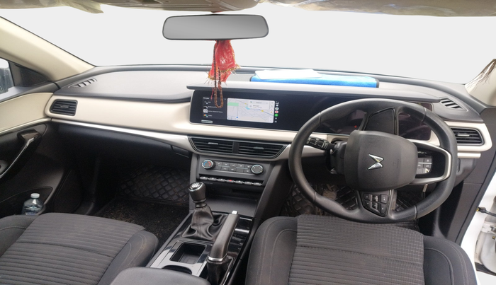 2023 Mahindra XUV700 AX 5 D MT 7 STR, Diesel, Manual, 40,385 km, interior