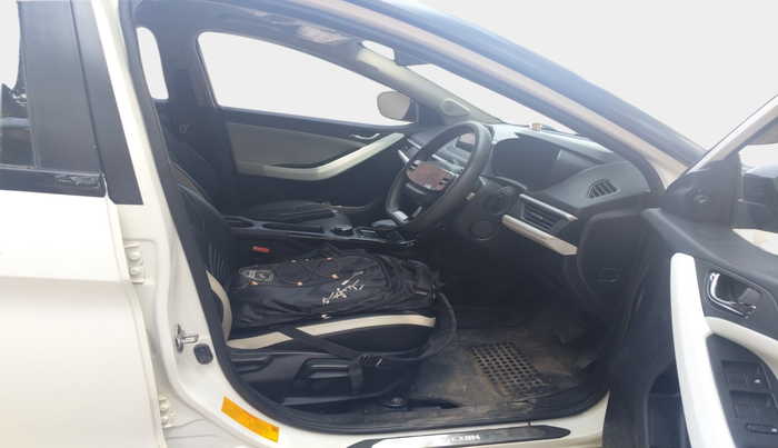 2023 Tata NEXON CREATIVE  AMT 1.2 PETROL, Petrol, Automatic, 5,736 km, interior
