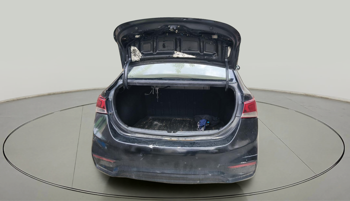 2017 Hyundai Verna 1.6 CRDI SX, Diesel, Manual, 86,000 km, exterior