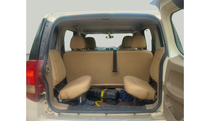 2016 Mahindra TUV300 T8 AMT, Diesel, Automatic, 1,54,069 km, exterior